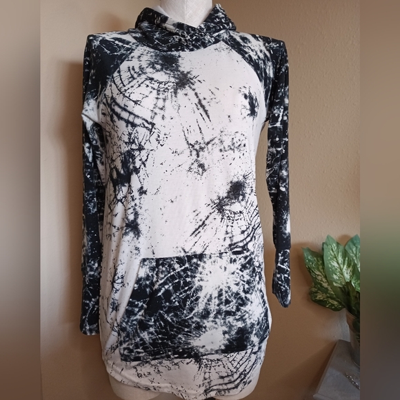 Lularoe Black and White Hoodie XS - Picture 11 of 12